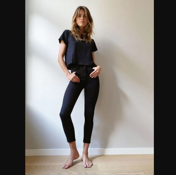 Denim Forum by Aritzia | The Lola High Rise Skinny Crop Raw Hem  | Black Size 29 - Picture 1 of 4